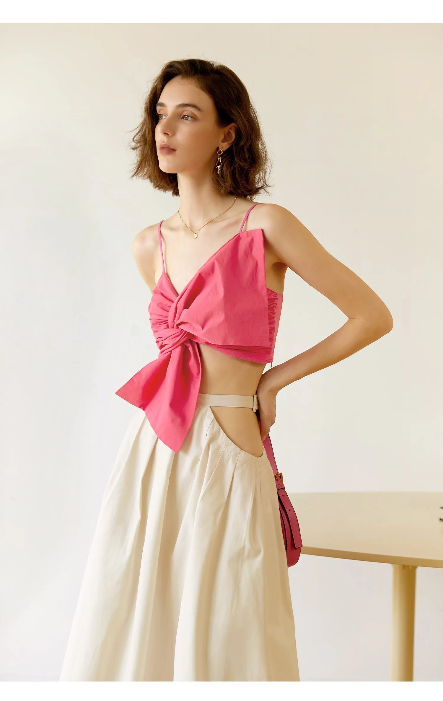 Sexy waistless A-line skirt combined with a three-dimensional bow outerwear sling crop top- Daca