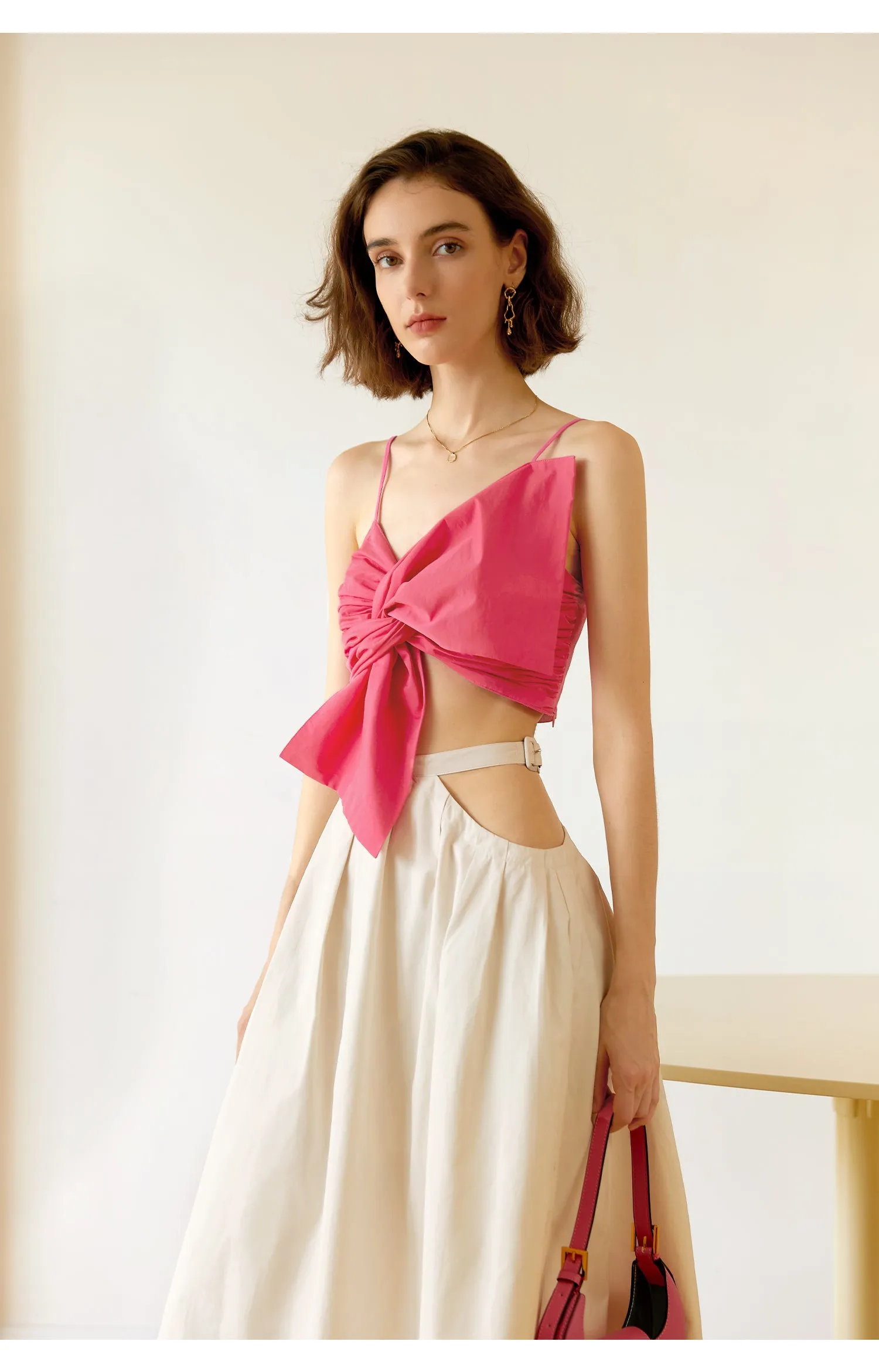 Sexy waistless A-line skirt combined with a three-dimensional bow outerwear sling crop top- Daca