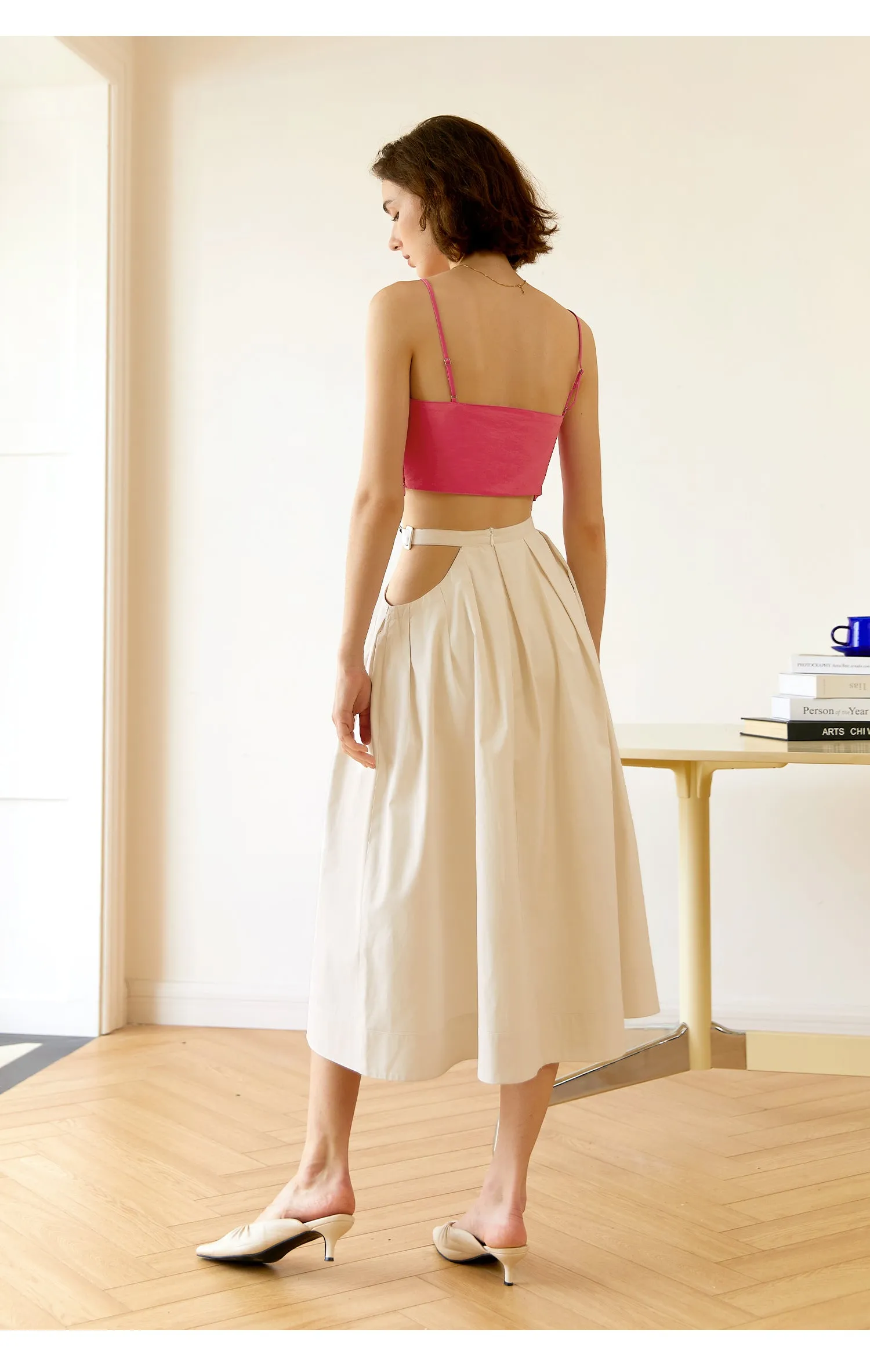 Sexy waistless A-line skirt combined with a three-dimensional bow outerwear sling crop top- Daca